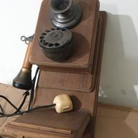 Telefono antico da collezione