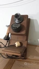Telefono antico da collezione
