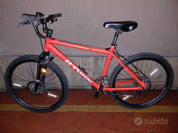  Mountain  Bike  Rockrider 500