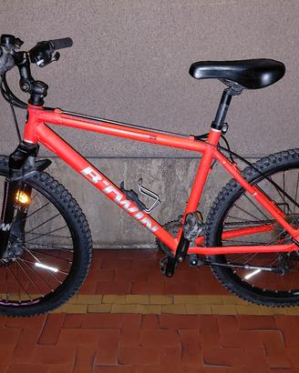  Mountain  Bike  Rockrider 500