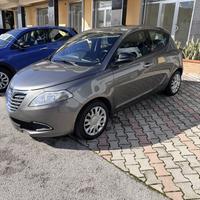 Lancia Ypsilon 1.2 gpl grigio 2015