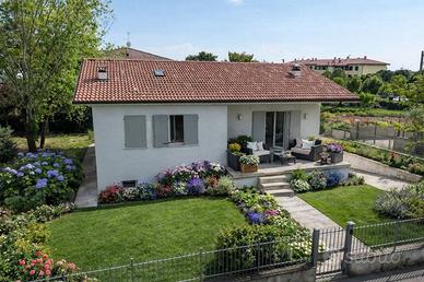 Moderna, Nuova e ristrutturata - Villa singola con