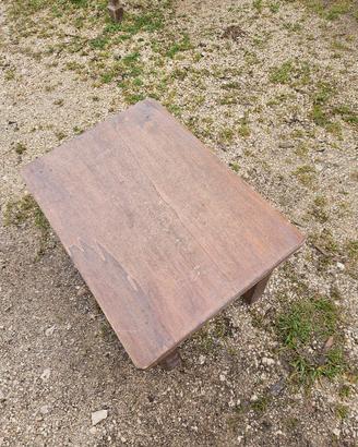 Sgabello in legno basso