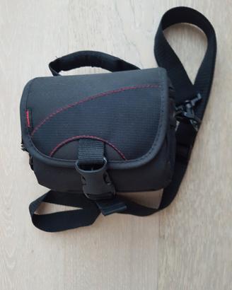 Fotocamera con custodia NIKON