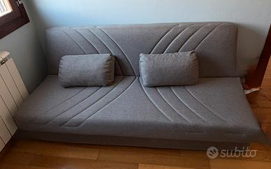 Divano letto 3 posti pari al nuovo con contenitore