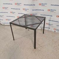 Tavolino in ferro con piano in vetro