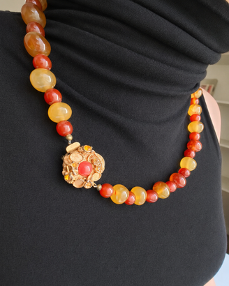 Collana vintage con perle effetto corniola / ambra