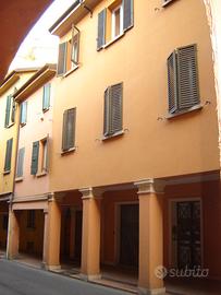 Piccolo locale commercilale