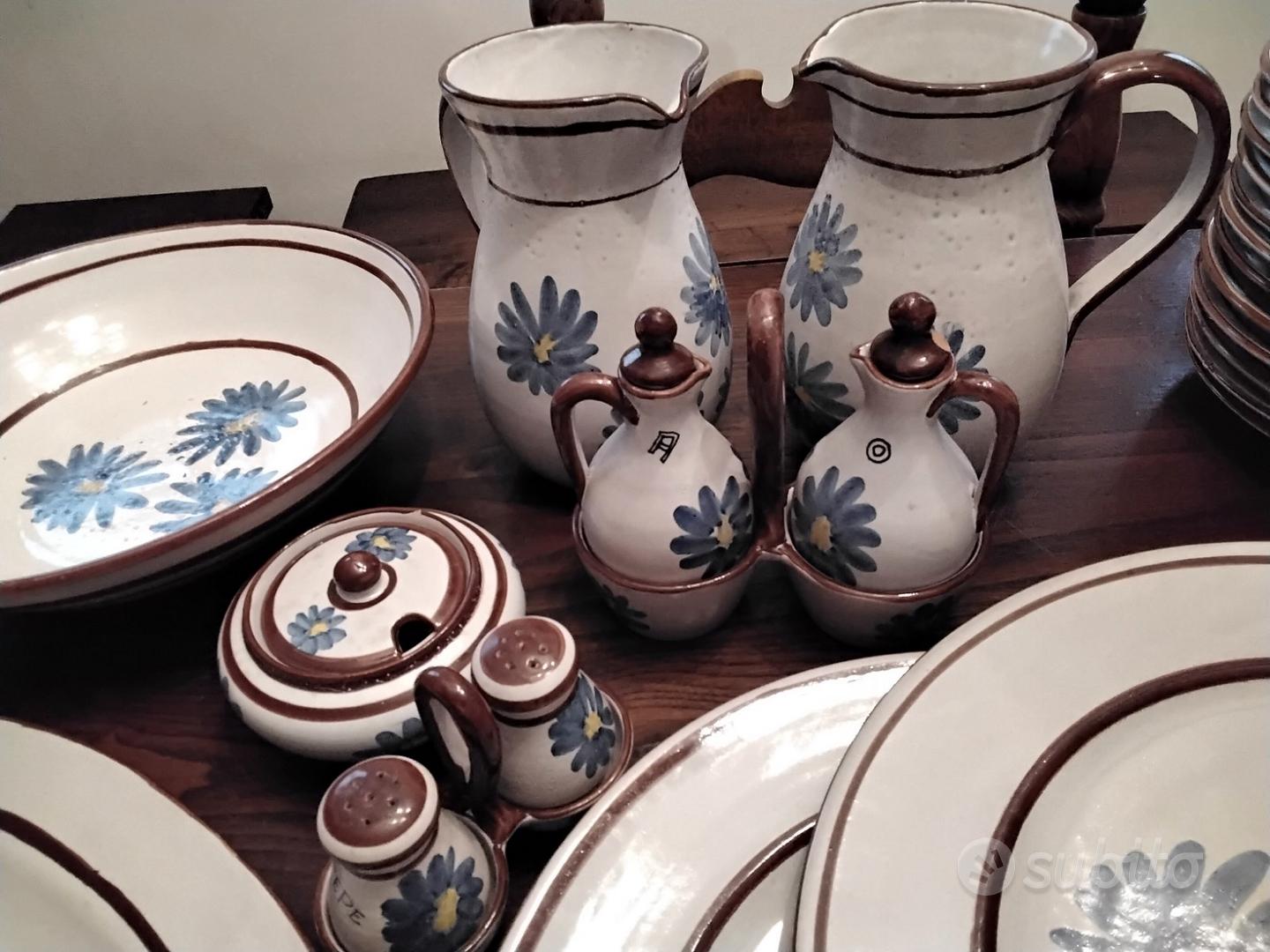Servizio di piatti da 12 in ceramica di Vietri - Arredamento e Casalinghi  In vendita a Treviso