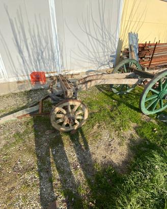 Carro antico in legno