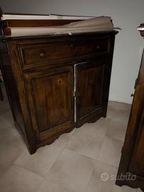 Credenza di antiquariato
