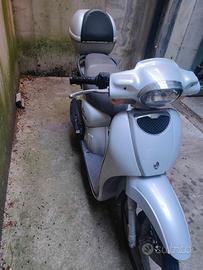 Aprilia scarabeo 100 4T.