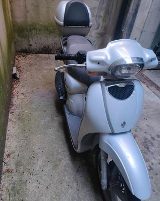 Aprilia scarabeo 100 4T.