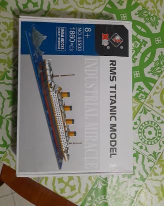 modellino Titanic 