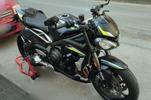 Triumph Street Triple RS