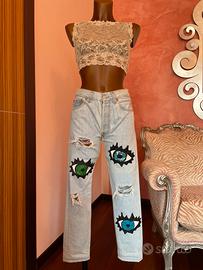 Levi’s 501 Customizzati con patch e strappi