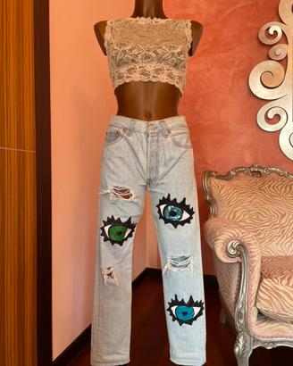 Levi’s 501 Customizzati con patch e strappi