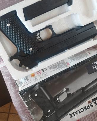 pistola giocattolo
