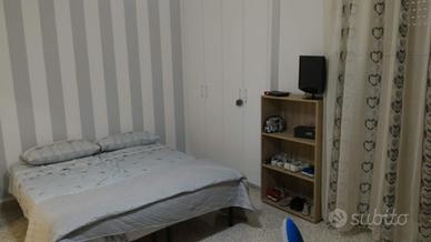 Ampia e confortevole camera in zona Dante