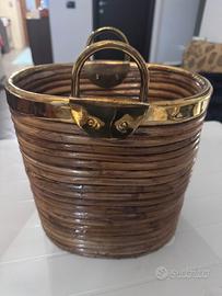 Cesto vintage con manici in metallo