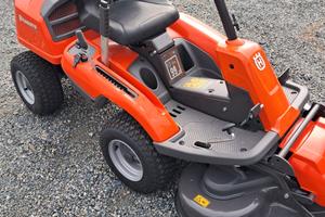 TRATTORINO HUSQVARNA RIDER R 214 T