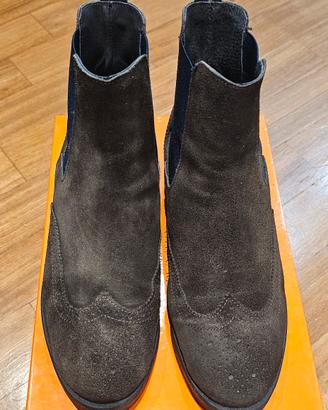 Scarpe scamosciate