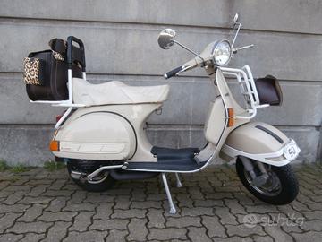 Piaggio Vespa 150 PX del 1982 compreso trapasso-ta