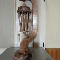 Lampada in legno
