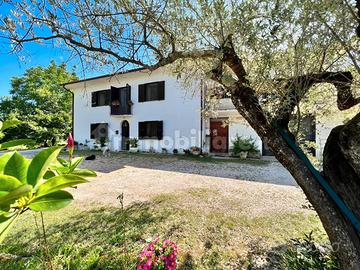 Casa indipendente con terreno (prezzo trattabile)