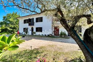 Casa indipendente con terreno (prezzo trattabile)