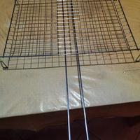 Griglia nuova con piedini per barbecue