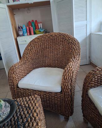 Sett divano, poltrone e tavolo