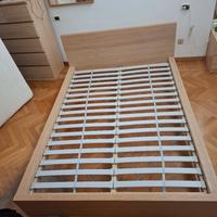  Letto matrimoniale con rete a doghe 160x200