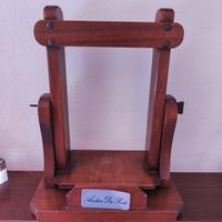 Espositore per bottiglie in legno 