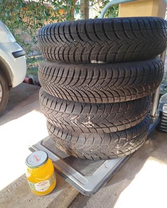 Pneumatici da neve inverrnali