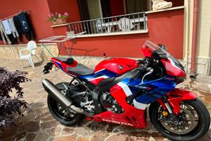 Ho da cbr 1000 rr  r