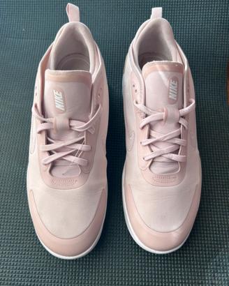 Scarpe Nike modello Amixa