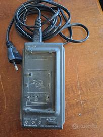 Caricabatterie di vecchia videocamera Panasonic