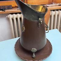 Secchio in rame per carbone da stufa.