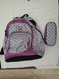 Cartella scuola Invicta con astuccio.