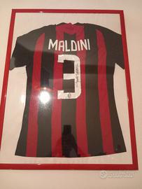 maglietta firmata di Paolo maldini