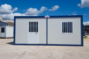 Box coibentato prefabbricato - dim. 6,00 x 2,40 m