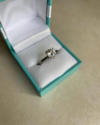 Anello con pietra