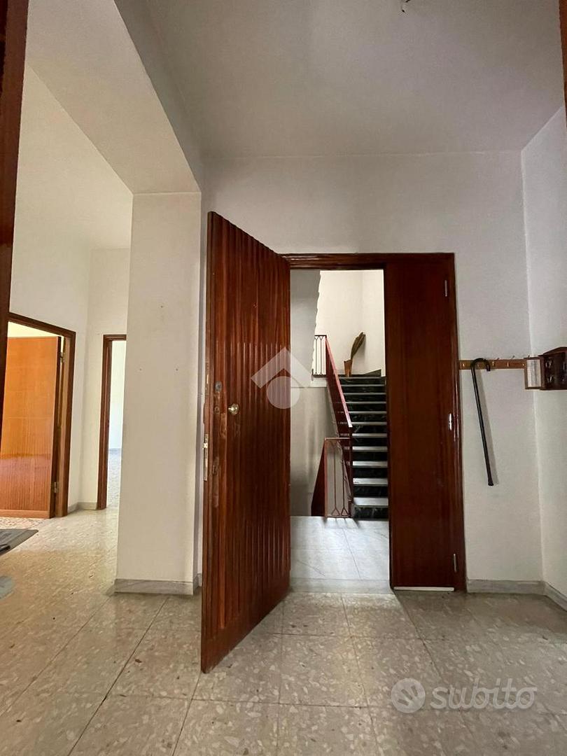 3 LOCALI A CASTROVILLARI - Vista 3