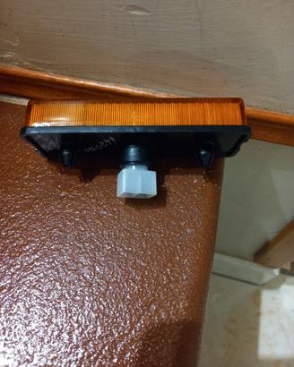  freccia sia sinistra che destra. per veicoli