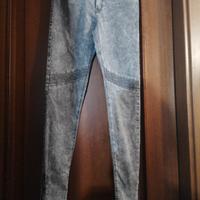 jeans aderenti 