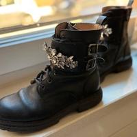 Anfibi con strass Dianetti, pelle nera, n. 36