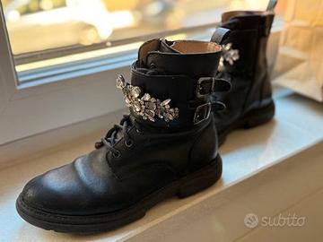 Anfibi con strass Dianetti, pelle nera, n. 36