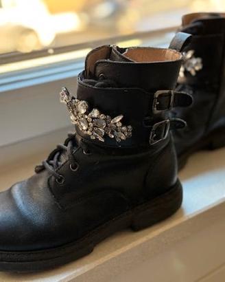 Anfibi con strass Dianetti, pelle nera, n. 36