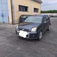 Ford Fusion 2005 1.4 TD Demolita - Per Ricambi